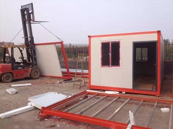 住人集装箱房正面一门一窗图