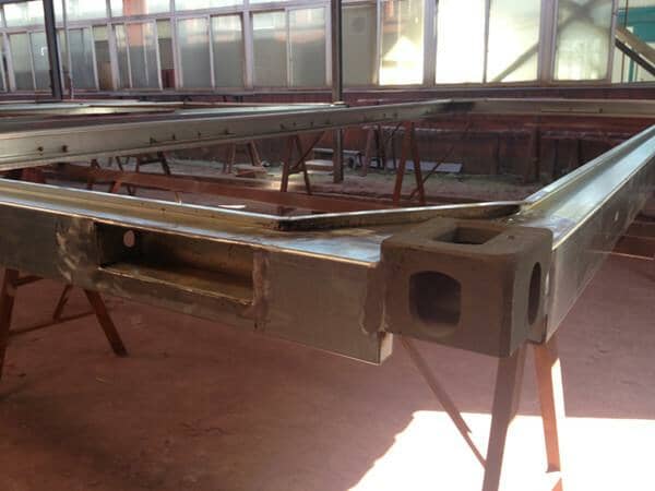 打包箱房顶部角件设计图