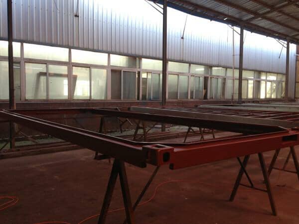 箱房顶部主梁防水焊接图