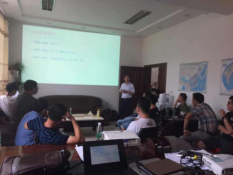 折叠箱房正面图