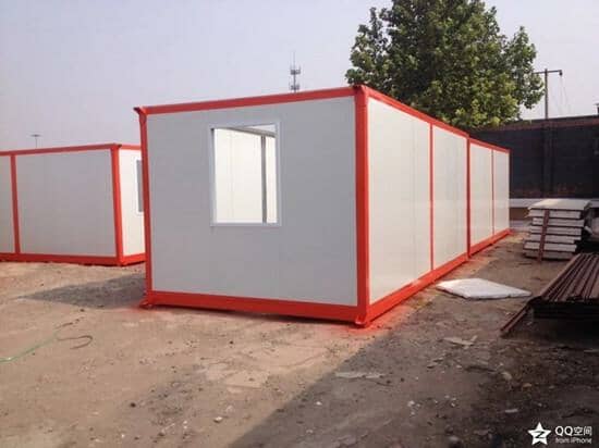 住人集装箱标配为一个门及两个窗户图