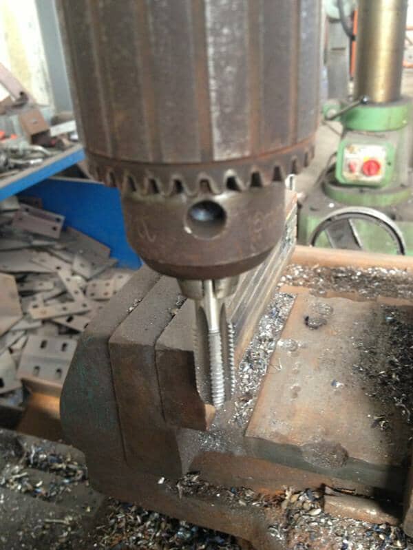 集装箱角件冲孔铣床图