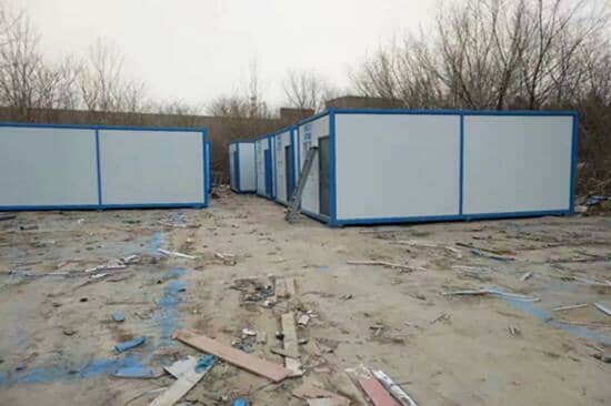 蓝色框架白色墙面住人集装箱活动房