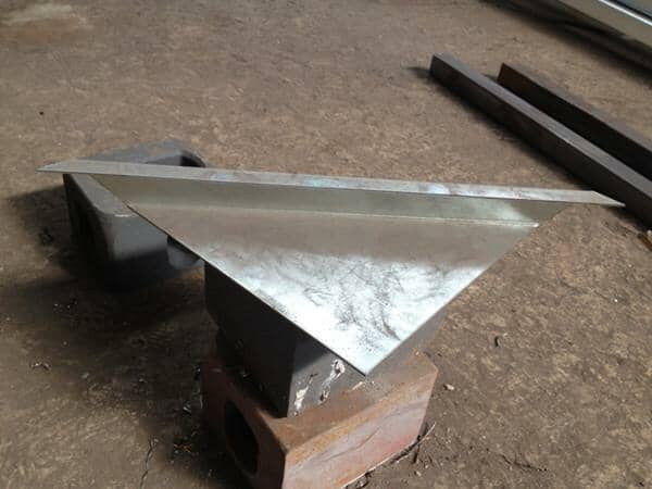 顶部三角钢板设计图