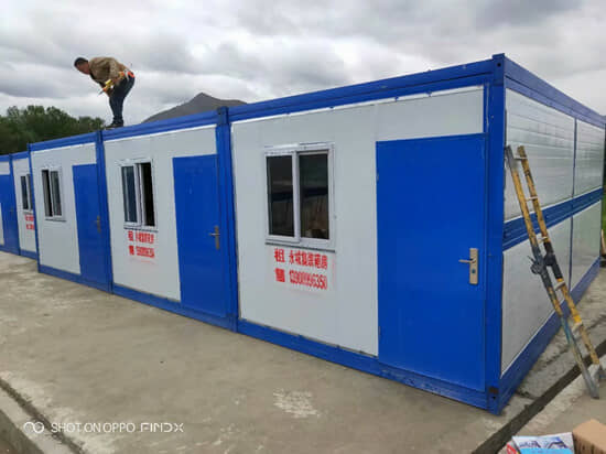 每个折叠箱房只需3-5分钟就可以安装完毕