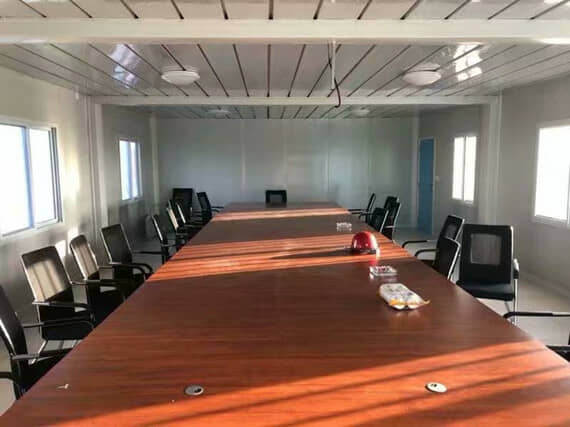 走廊带玻璃幕墙的打包式集装箱活动房