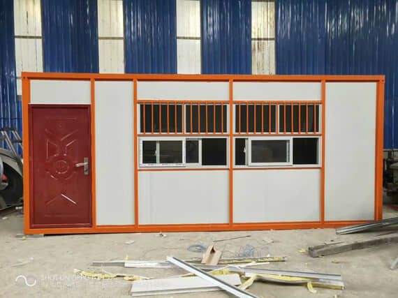 3m*6m异型带防护网的住人集装箱活动房