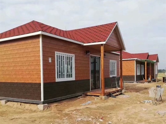 集装箱房改造而成的别墅图