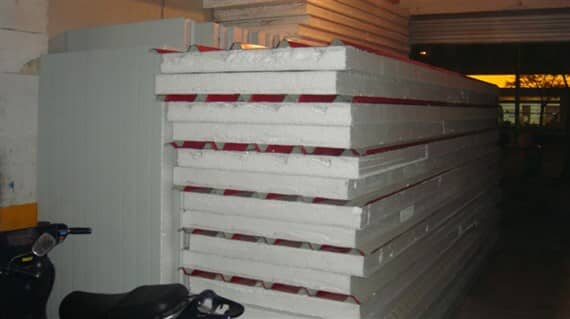 不防火的泡沫夹心彩钢板图