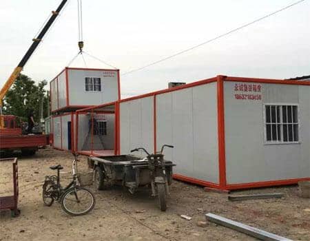 集装箱活动房可以放置两层，移动吊装方便
