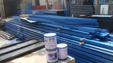 钢架立柱采用二保焊满焊焊接而成