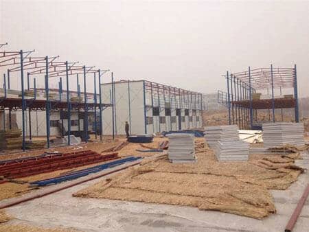 安装中的二手拆装组合式活动房图