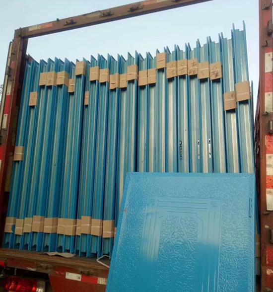 蓝色铁皮防盗门