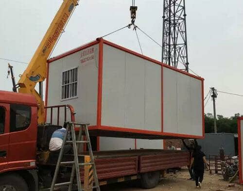 箱式活动标配为一个门及两个窗户