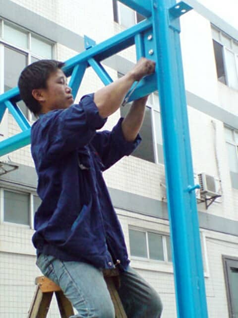 立柱与一字梁螺栓连接图