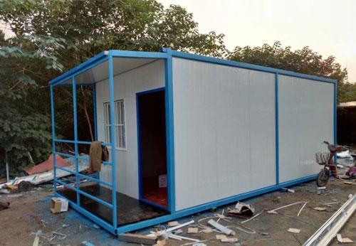 带屋檐式住人集装箱活动房图