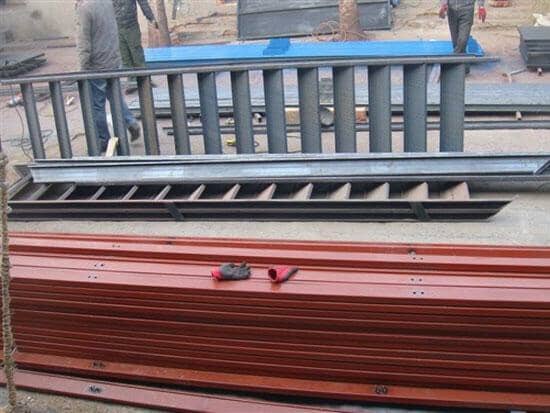 二层直通式活动板房楼梯图