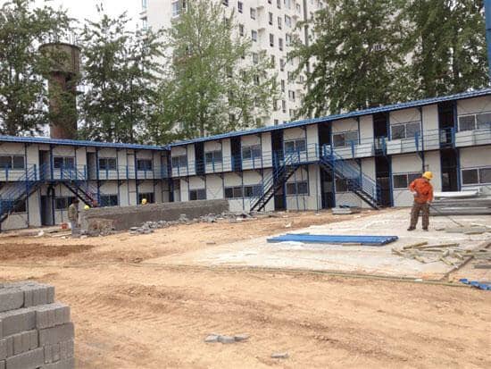 二层直通式活动板房楼梯图片大全