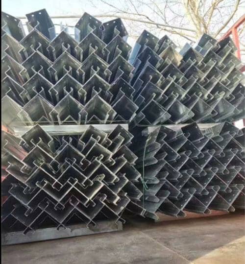 立柱为镀锌钢板