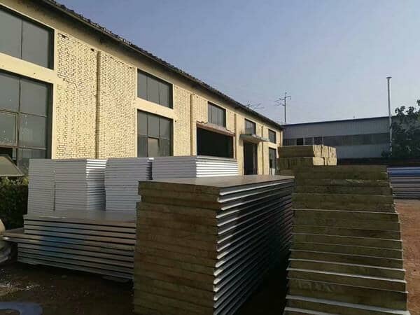 如何清洗彩钢板