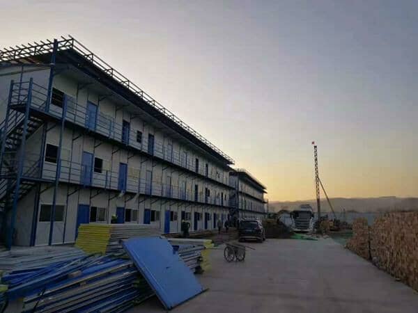 活动房的屋面选择什么板