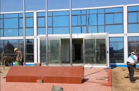 窗户为外开式平开窗