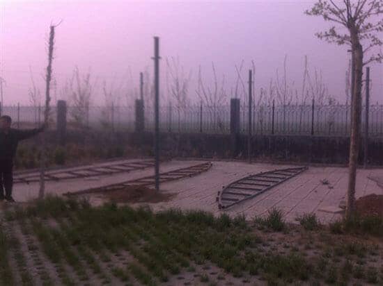 大梁为圆管弧形大梁，直接为5cm