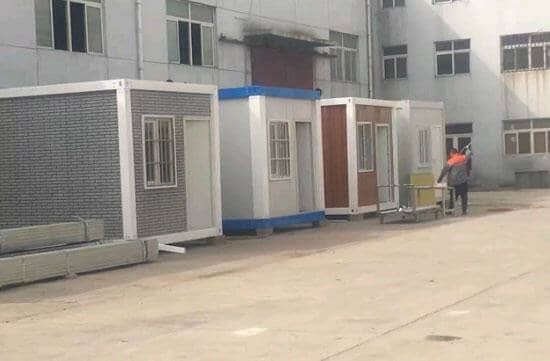 住人箱房墙面配备板材有普通白色