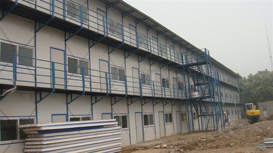 K式活动房以标准模式组合，每K为1820mm的间距