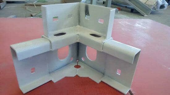 喷涂好的白色吊角件