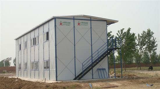 活动房山墙侧面直通式楼梯图