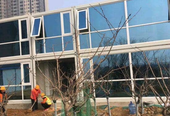 带玻璃幕墙式集装箱活动房图