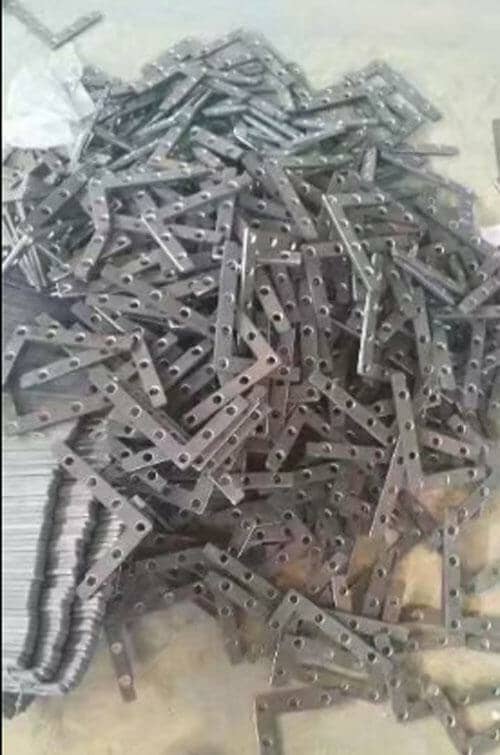 连接角柱的为6孔预制压型件