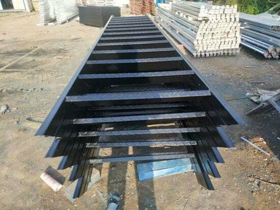 镀锌活动房钢楼梯