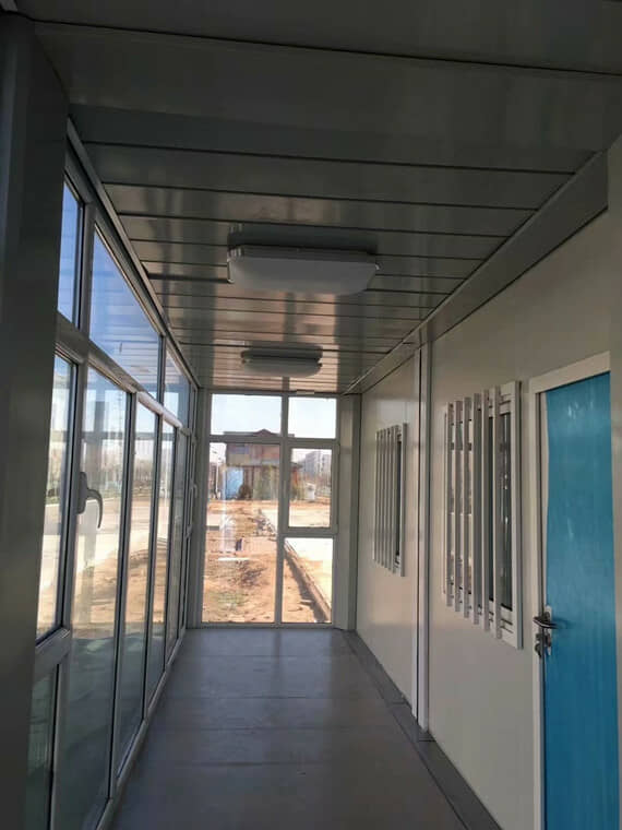 打包箱房走廊过道室内图