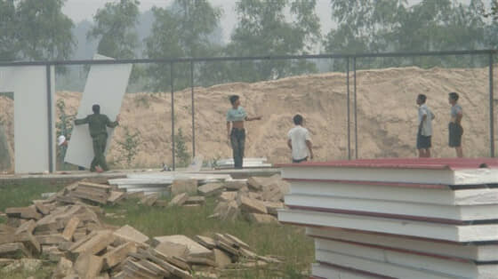 房屋安装墙面夹心板图