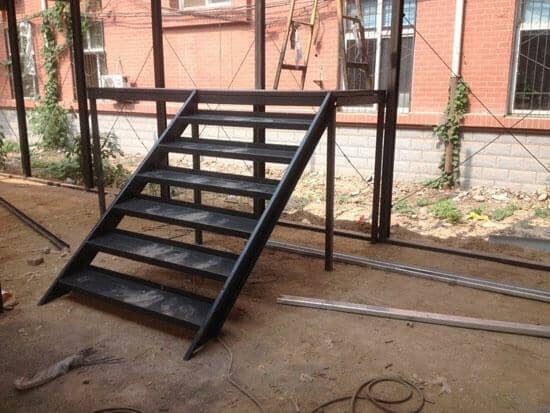 二层转弯式活动房楼梯图片大全