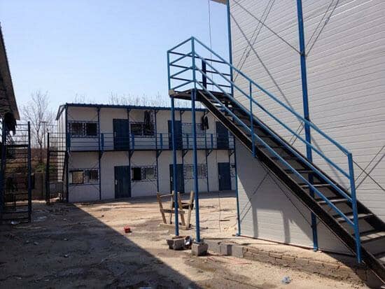 二层直通式活动板房楼梯图片大全
