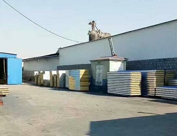 彩钢夹芯板-活动房的好帮手