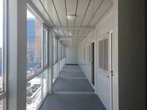 打包箱房封闭式走廊室内图