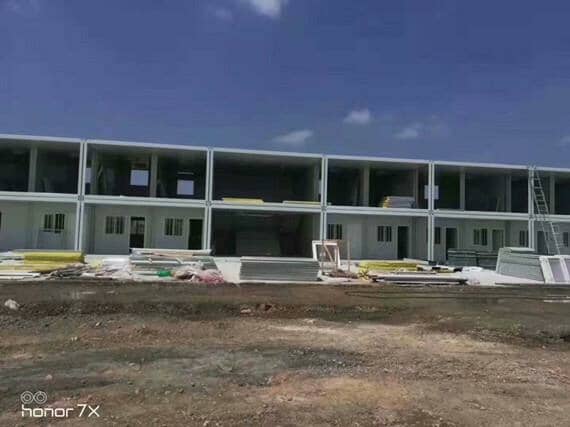 集装箱房屋在海边