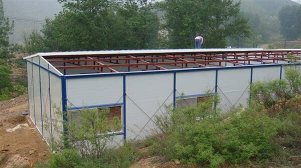 k式活动板房人字梁与檩条图片