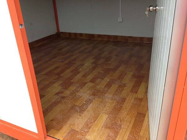 木纹色塑胶地板革图