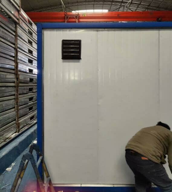 住人集装箱房室外排风扇图